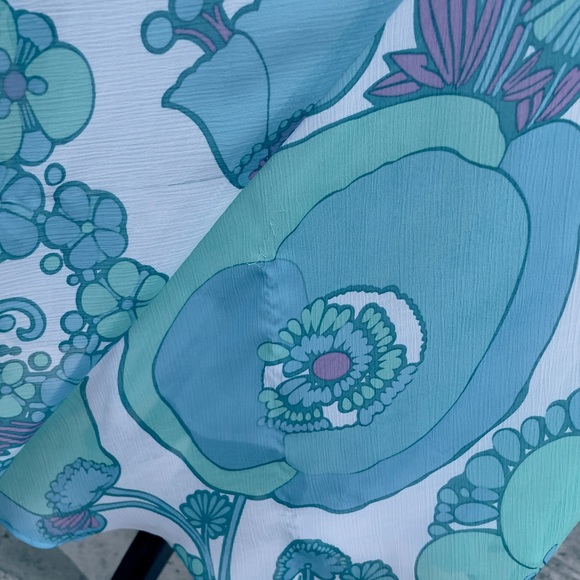 { Sonia } - Picture 5 of 6